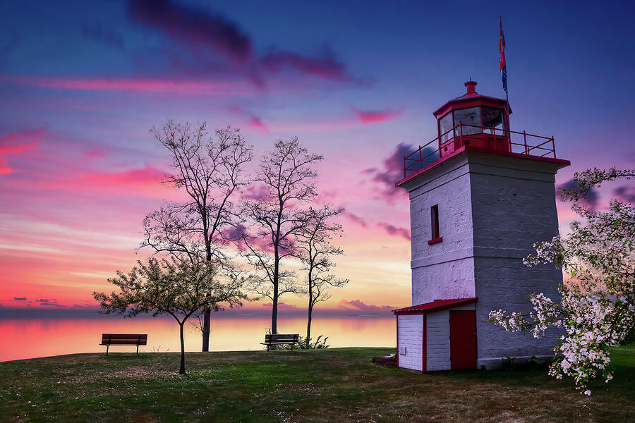 Goderich lighthouse at sunset over Lake Huron. Photo: John Twynam